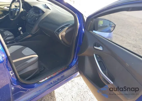 2014 Ford Focus St z USA, uszkodzony, nr VIN 1FADP3L97EL460275